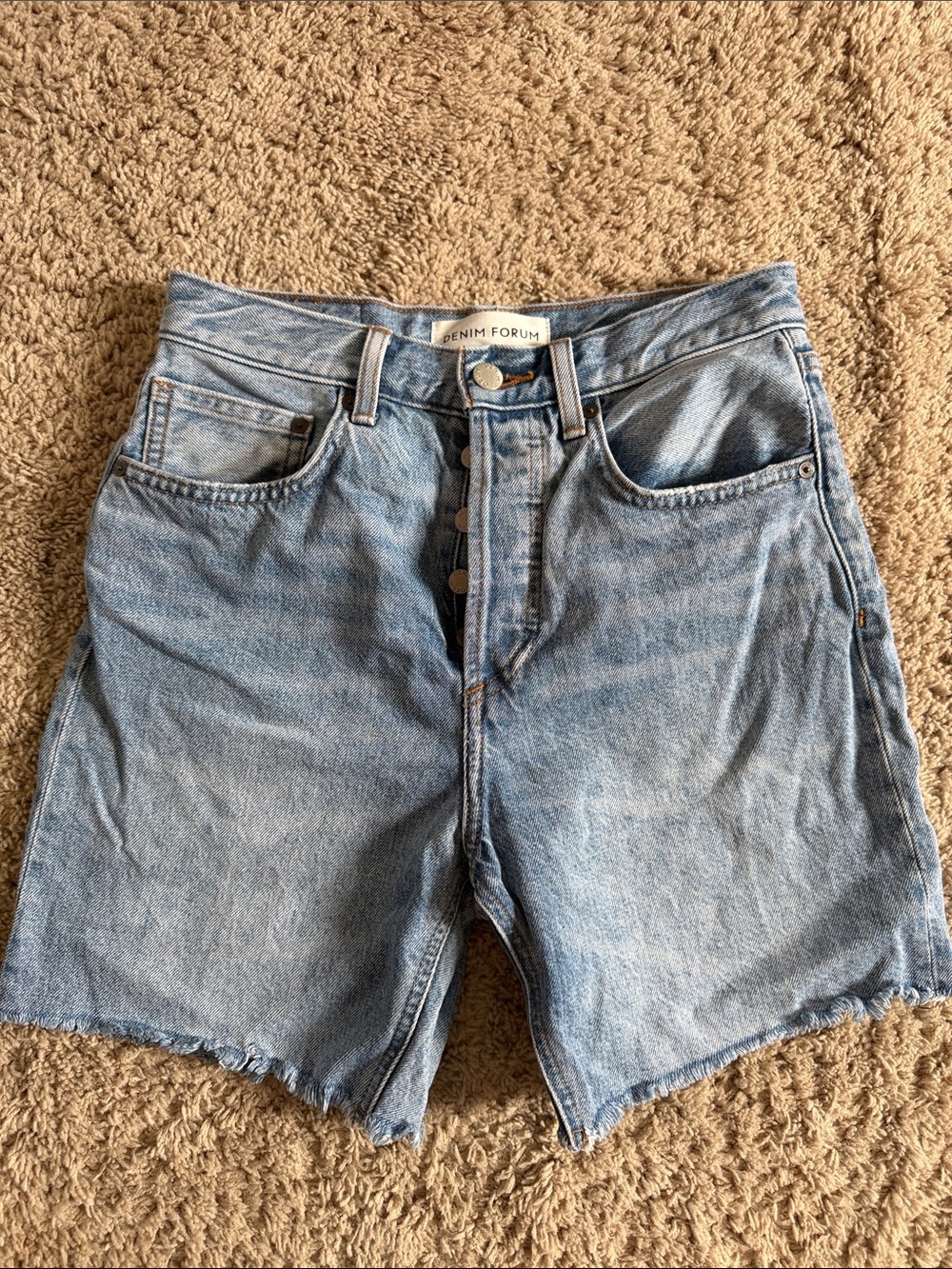 Denim Forum “The Joni Mid Length Short”